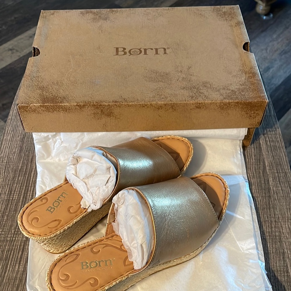 Born Nwt Gold Platform Slides - image 1